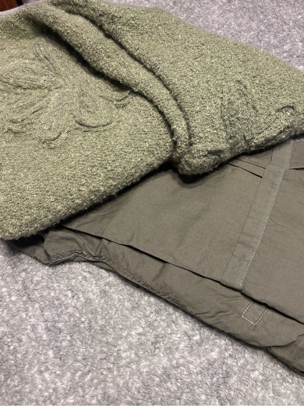 Liesel Sweater by Coco + Carmen Size S ~ Sundry green belted pants 26